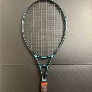 Wilson Sting Graphite Tennis Racket w/ Cover - Mid Size 4 1/2 black/blue Vintage